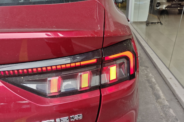 福特 蒙迪欧 2023款 EcoBoost 245 至尊型车身外观9