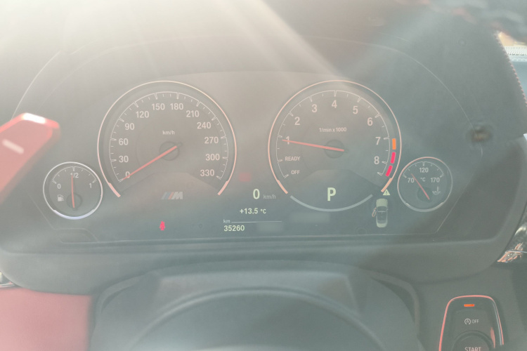 宝马M4 2018款 M4敞篷轿跑车车迷限量版局部细节14