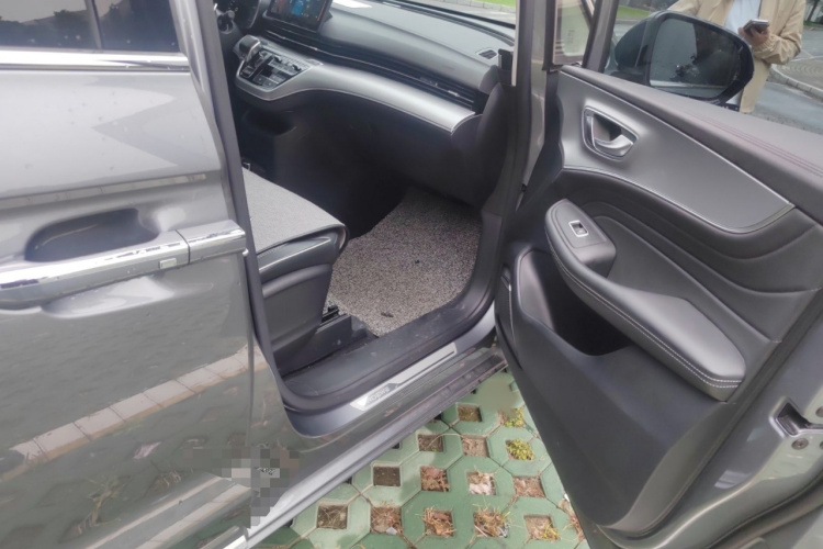 荣威iMAX8 2022款 400TGI 旗舰版局部细节9005