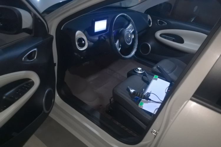 五菱汽车 五菱缤果 2023款 203km 轻享款中控内饰7003