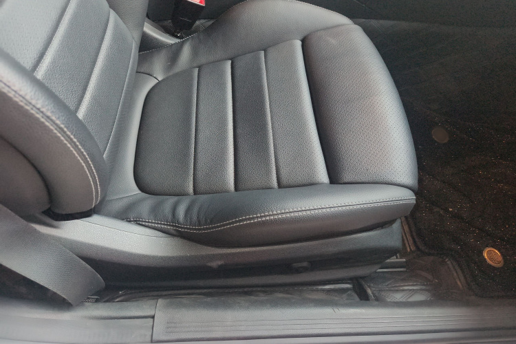 奔驰C级(进口) 2020款 C 260 轿跑车局部细节41