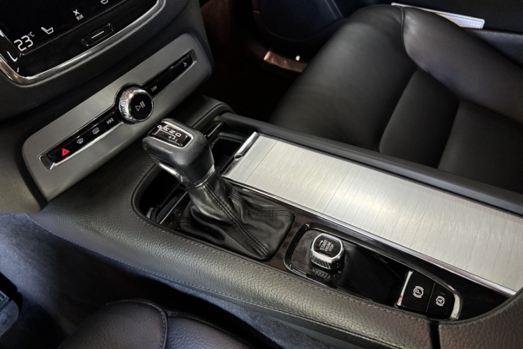 沃尔沃XC90 2018款 T5 智逸版 5座局部细节18