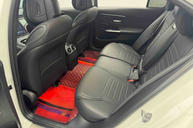 奔驰C级 2023款 改款二 C 260 L 运动版中控内饰7006