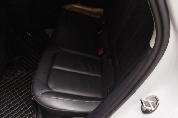 奥迪A3 2015款 Limousine 35 TFSI 百万纪念舒享型中控内饰21