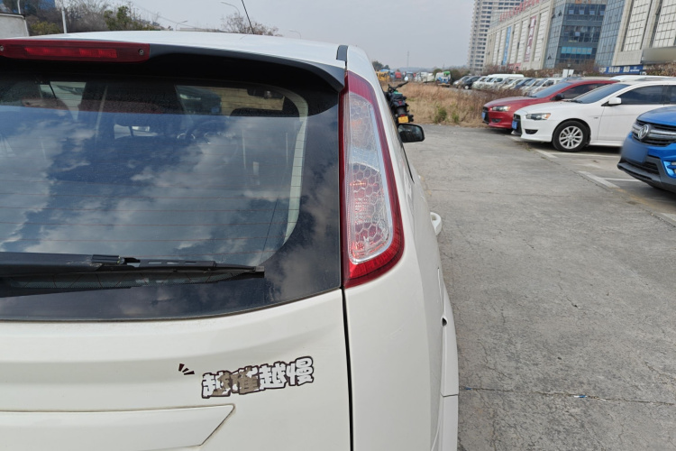 福特 福克斯 2013款 两厢经典 1.8L 手动基本型车身外观6006