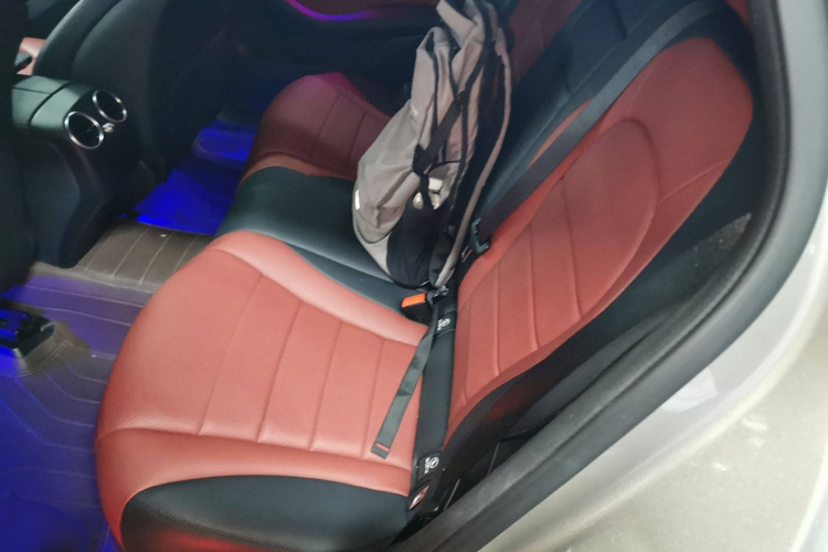 奔驰GLC轿跑 2020款 GLC 260 4MATIC 轿跑SUV中控内饰7004