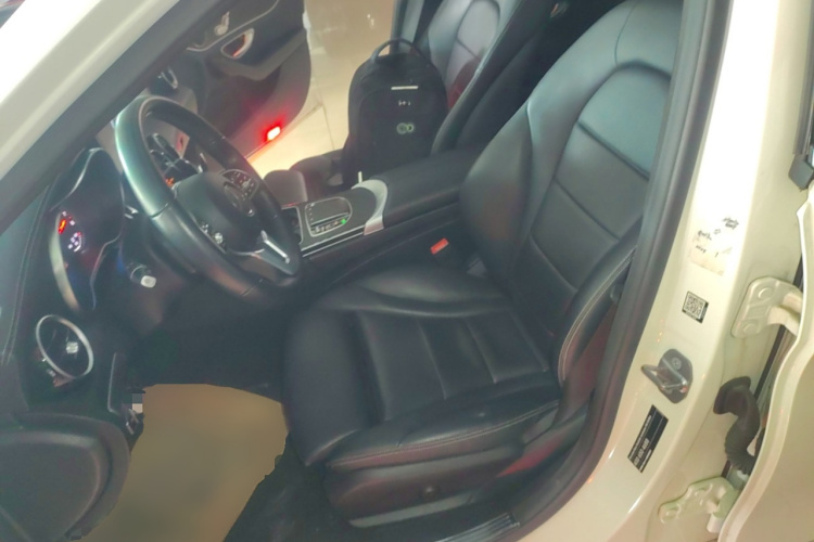 奔驰C级 2019款 C 180 L 时尚型运动版中控内饰19