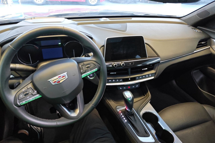 凯迪拉克CT4 2023款 28T 豪华型中控内饰12