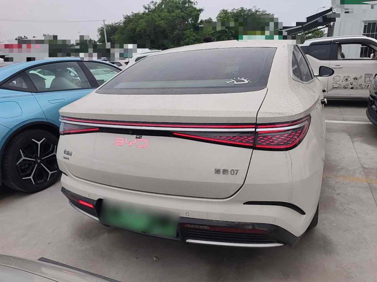 比亚迪 海豹07 DM-i 2025款 DM-i 1.5L 125km 精英型(3)