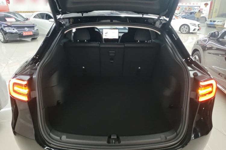 特斯拉 Model Y 2022款 改款 后轮驱动版机舱底盘23