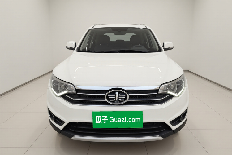 一汽 森雅R7 2017款 1.6L 手动豪华型车身外观2