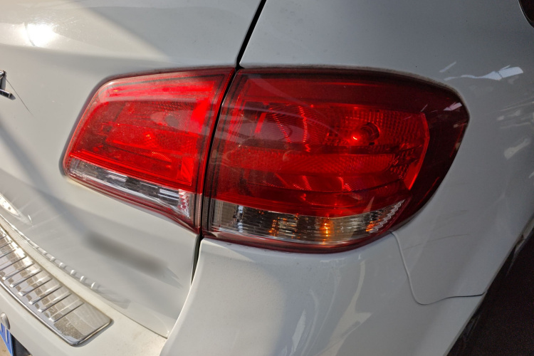 哈弗H6 2016款 升级版 1.5T 自动两驱精英型车身外观9