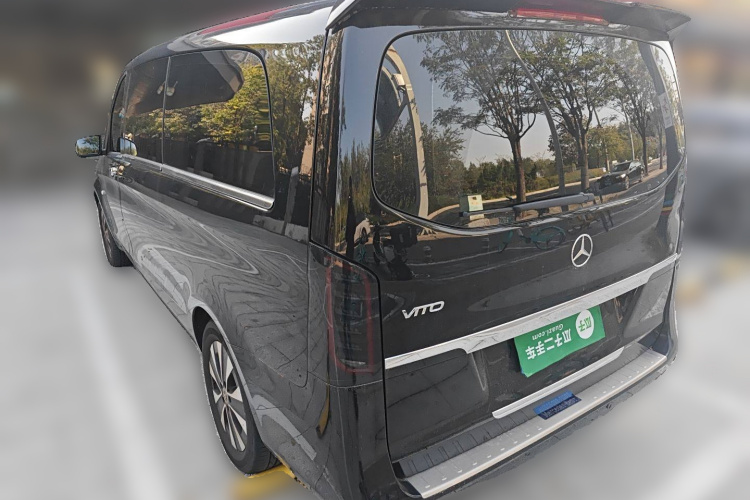 奔驰 威霆 2021款 2.0T 精英版 7座车身外观6003