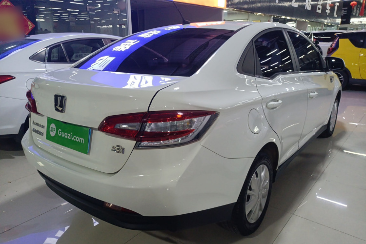 纳智捷 锐3 2016款 1.6L 手动智享型车身外观7