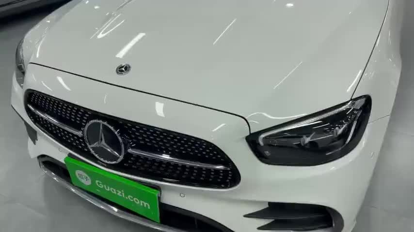 奔驰E级(进口) 2023款 E 260 轿跑车实拍1