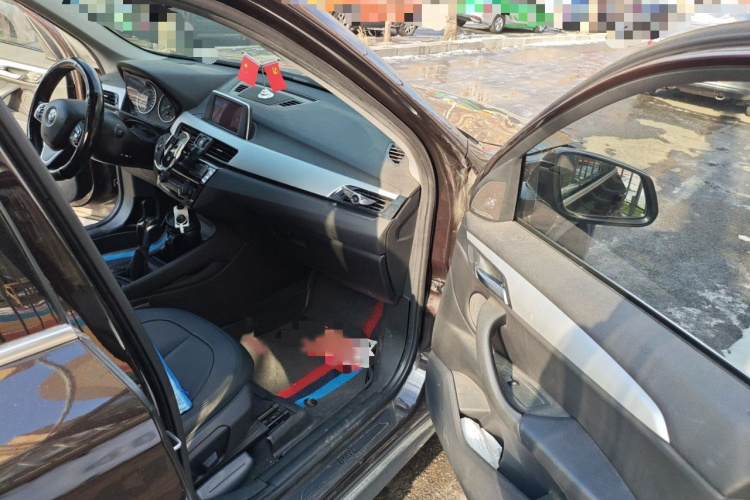 宝马X1 2018款 sDrive20Li 领先型局部细节9005