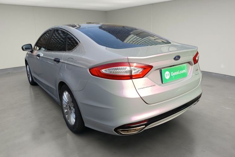 福特 蒙迪欧 2013款 2.0L GTDi200豪华型车身外观5