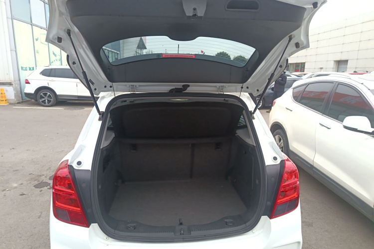 雪佛兰 创酷 2017款 1.4T 自动两驱舒适型机舱底盘23