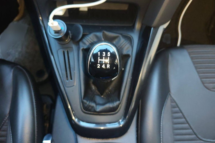 福特 福克斯 2017款 两厢 1.6L 手动风尚型智行版局部细节18