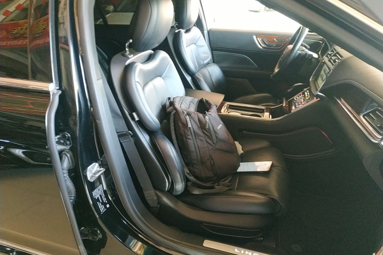 林肯大陆 2018款 2.0T 两驱尊雅版局部细节41