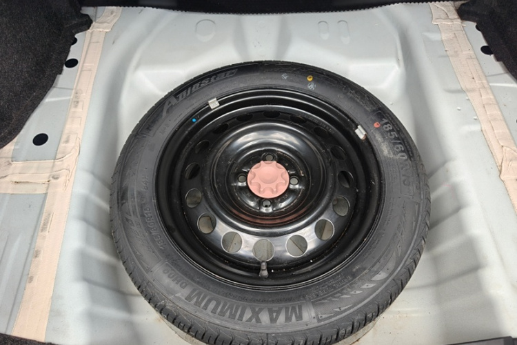 丰田 威驰 2016款 1.5L 自动智臻星耀版车身外观6006