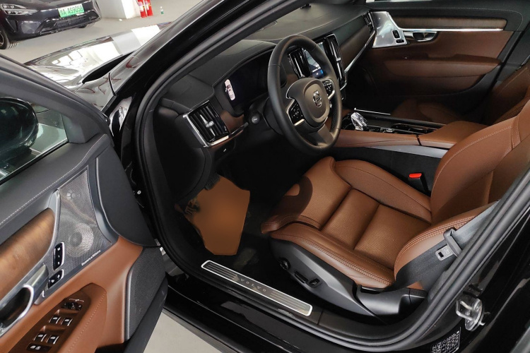 沃尔沃S90 2023款 B5 智雅豪华版中控内饰7003