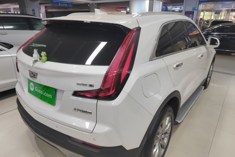 凯迪拉克XT4 2018款 28T 两驱领先型车身外观7