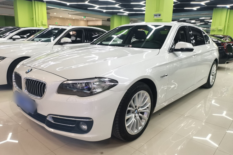 宝马5系 2014款 525Li 豪华设计套装车身外观1