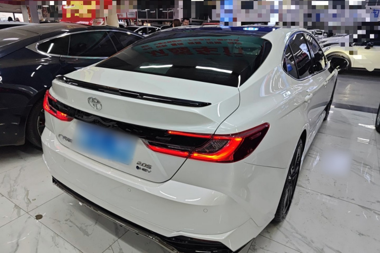 丰田 凯美瑞 2024款 双擎 2.0HXS 运动Plus版车身外观7