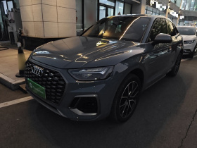 奥迪Q5L Sportback 2022款 改款 40 TFSI RS套件燃速型