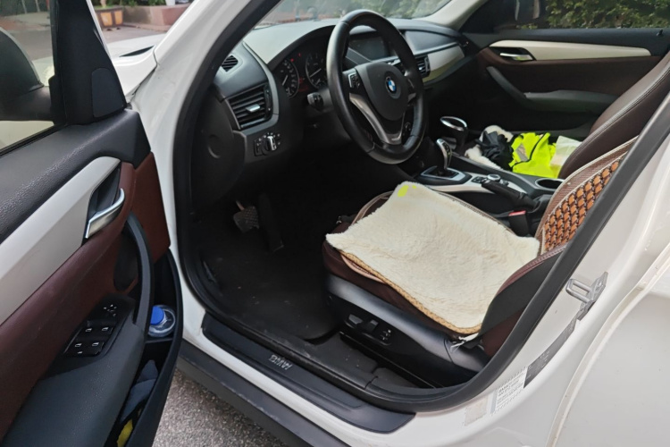 宝马X1 2014款 sDrive18i 时尚型中控内饰7003