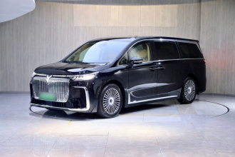 岚图汽车 岚图梦想家 2025款 PHEV 四驱旗舰鲲鹏版