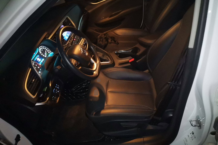 别克 英朗 2021款 改款 典范 1.5L 自动精英型中控内饰19