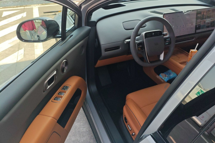 理想汽车 理想i6 2025款 四驱标准型中控内饰20