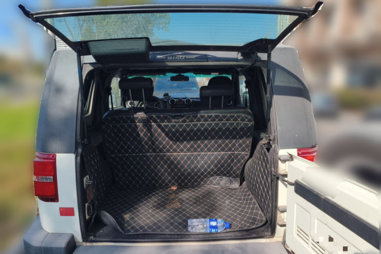 北京越野 北京BJ40 2016款 2.0T 手动两驱尊贵版局部细节23