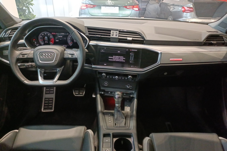 奥迪Q3 2024款 35 TFSI 时尚动感型中控内饰12