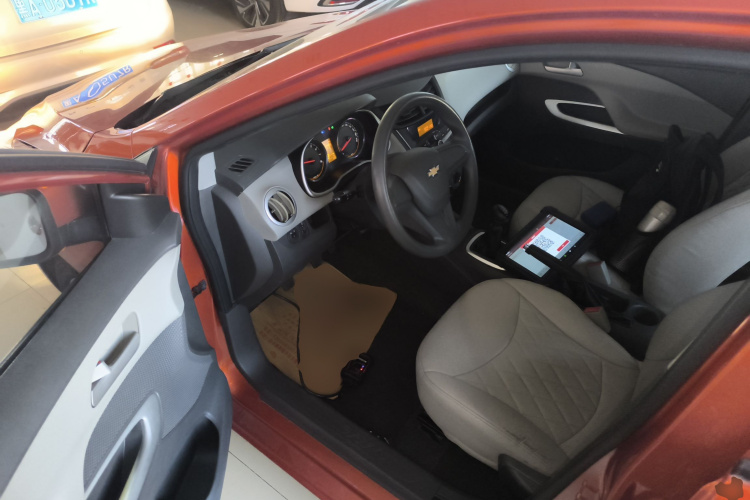 雪佛兰 2015款 赛欧3 1.3L 手动理想版中控内饰20