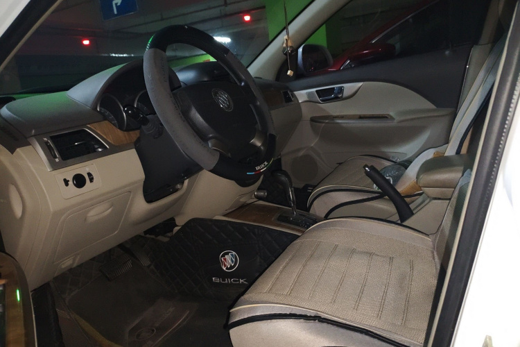 别克 凯越 2015款 1.5L 自动经典型中控内饰19