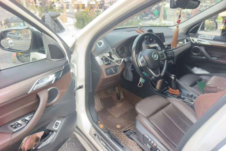 宝马X1 2018款 sDrive18Li 尊享型中控内饰20