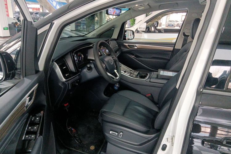 广汽传祺 传祺M8 2023款 领秀系列 390T 尊享版中控内饰19