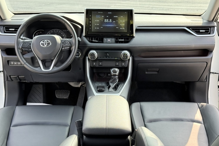 丰田 RAV4荣放 2020款 2.0L CVT两驱尊贵版中控内饰7001