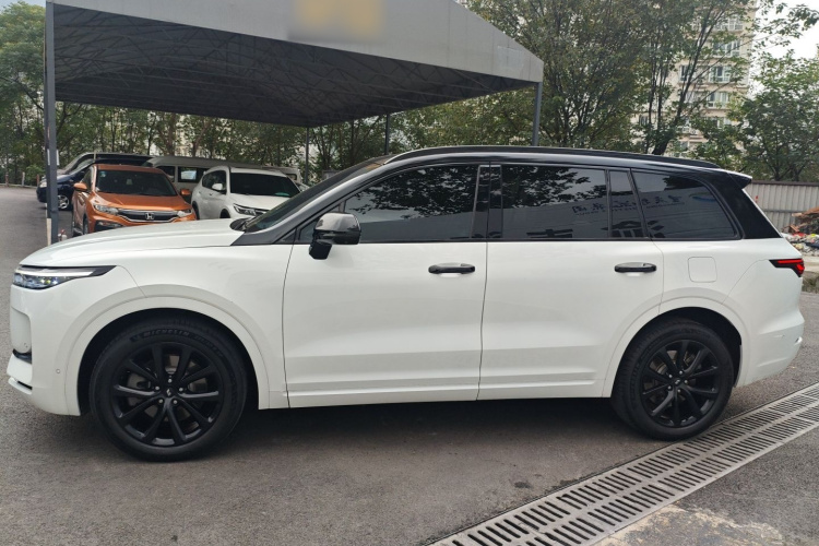 理想汽车 理想ONE 2021款 增程6座版车身外观4