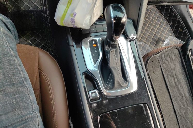 别克 君威 2017款 20T 豪华型局部细节18