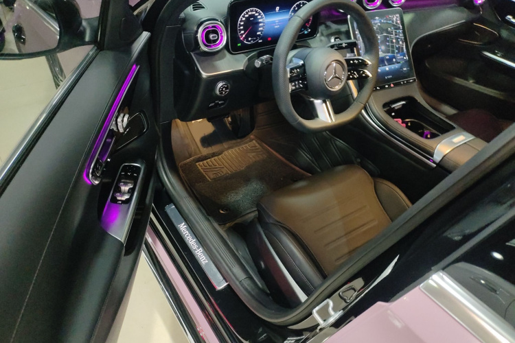 奔驰C级 2024款 C 260 L 运动版中控内饰20