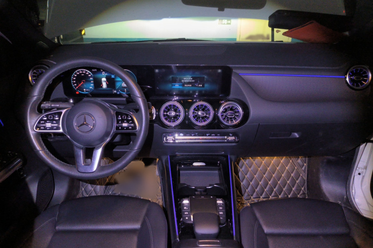 奔驰GLA 2020款 GLA 200中控内饰7002