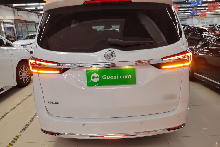 别克GL8 2023款 陆上公务舱 智享型车身外观6