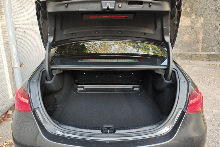 奔驰C级 2022款 改款 C 200 L 运动版局部细节23