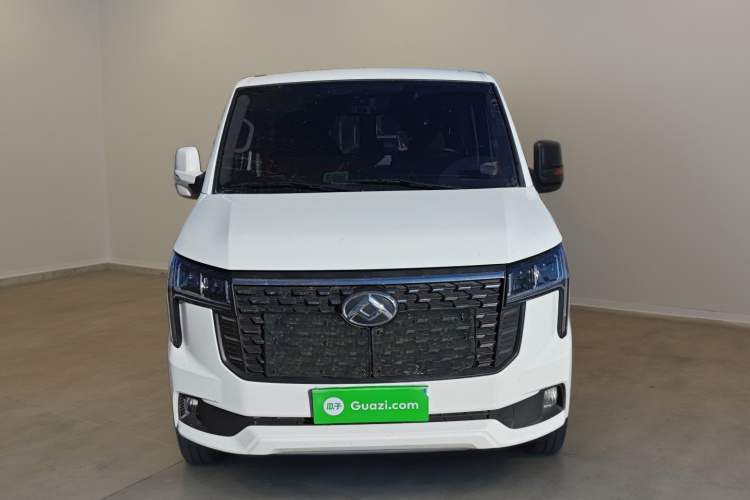 上汽大通MAXUS 新途V80 2025款 PRO傲运通 2.0T 手动长轴超低顶 6/7/8/9座车身外观2