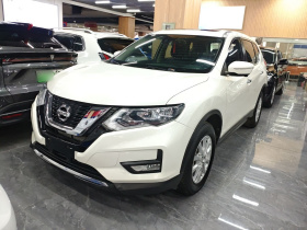 日产 奇骏 2019款 2.0L CVT舒适版 2WD