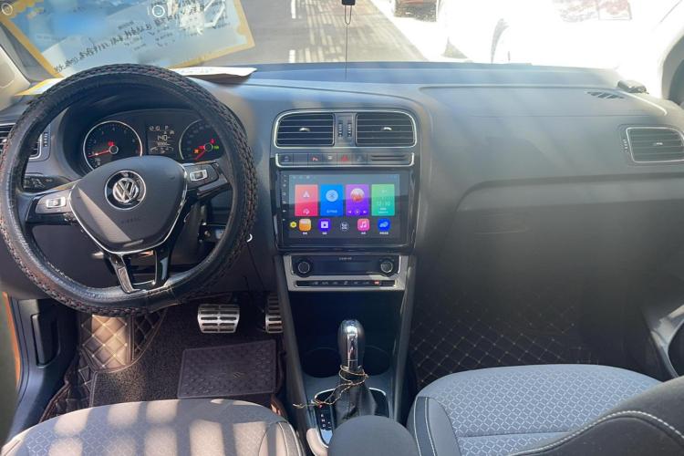 大众 2018款 1.5L Cross Polo 自动中控内饰7003